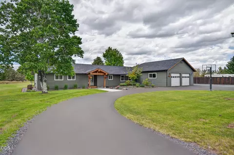 63235 Anika Ln, Bend, OR 97701