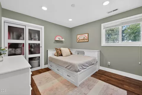 Bedroom - 63235 Anika Ln, Bend, OR 97701 photo 4 of 7