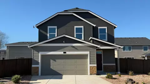 21253 SE Pelee Dr, Bend, OR 97702