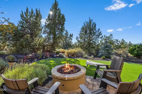 Exterior - 22887 Ghost Tree Ln, Bend, OR 97701 photo 5 of 8
