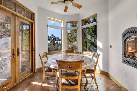 Dining - 22887 Ghost Tree Ln, Bend, OR 97701 photo 4 of 9