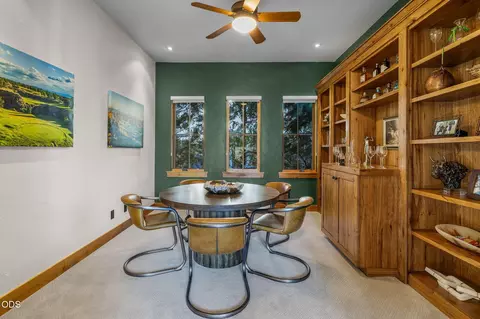 Dining - 22887 Ghost Tree Ln, Bend, OR 97701 photo 7 of 9
