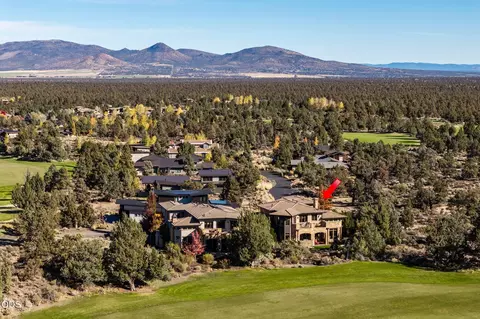View/Area - 22887 Ghost Tree Ln, Bend, OR 97701 photo 3 of 3