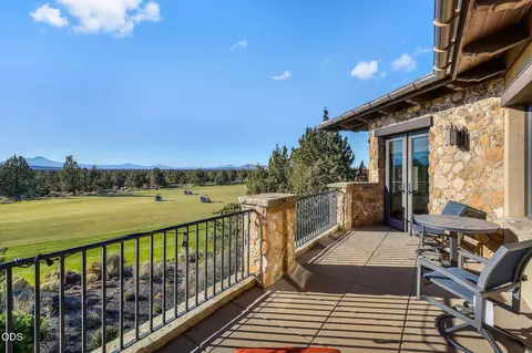 Exterior - 22887 Ghost Tree Ln, Bend, OR 97701 photo 3 of 8