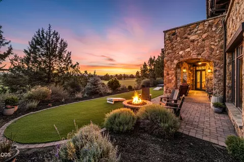 Exterior - 22887 Ghost Tree Ln, Bend, OR 97701 photo 2 of 8