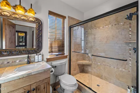 Bath - 22887 Ghost Tree Ln, Bend, OR 97701 photo 5 of 6