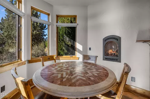 Dining - 22887 Ghost Tree Ln, Bend, OR 97701 photo 5 of 9