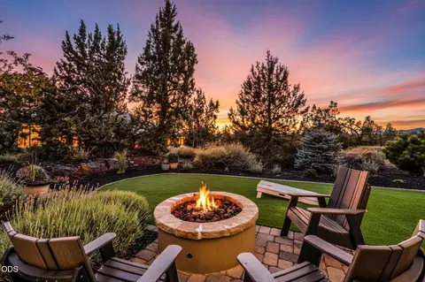 Exterior - 22887 Ghost Tree Ln, Bend, OR 97701 photo 7 of 8