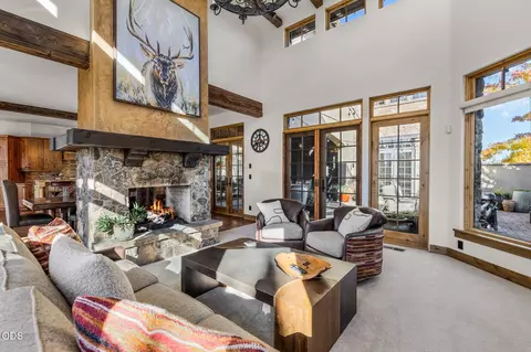 Living - 22887 Ghost Tree Ln, Bend, OR 97701 photo 2 of 4