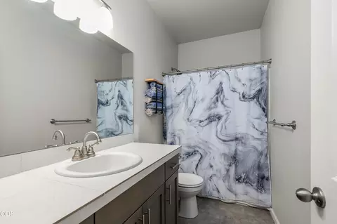 Bath - 16624 Pine Creek Dr, La Pine, OR 97739 photo 2 of 2