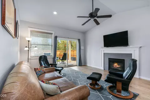 Living - 16624 Pine Creek Dr, La Pine, OR 97739 photo 1 of 1