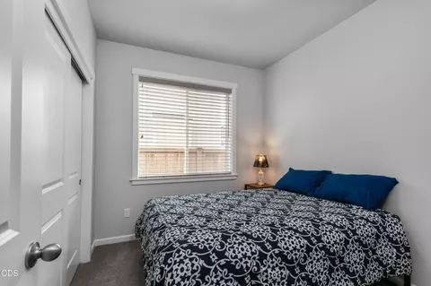 Bedroom - 16624 Pine Creek Dr, La Pine, OR 97739 photo 2 of 2