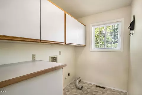 64507 Mcgrath Rd, Bend, OR 97701 photo 18