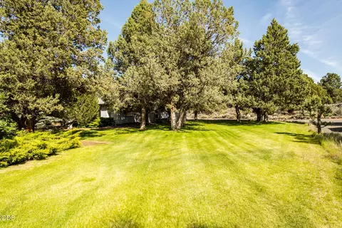 64507 Mcgrath Rd, Bend, OR 97701 photo 40