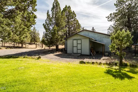 64507 Mcgrath Rd, Bend, OR 97701 photo 39