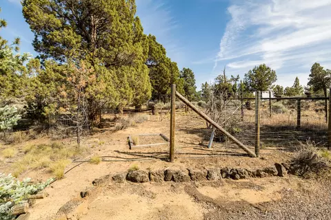 64507 Mcgrath Rd, Bend, OR 97701 photo 45