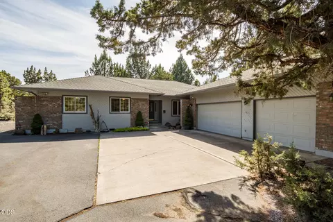 64507 Mcgrath Rd, Bend, OR 97701