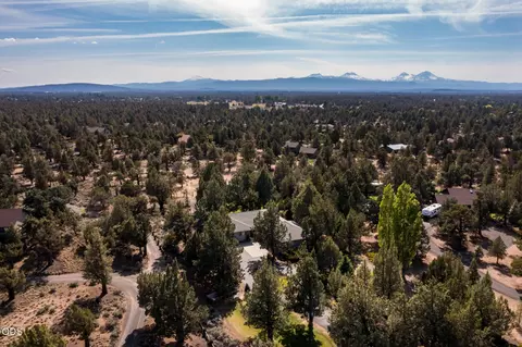 64507 Mcgrath Rd, Bend, OR 97701 photo 4