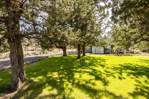 64507 Mcgrath Rd, Bend, OR 97701 photo 37