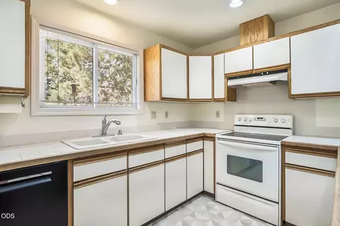 64507 Mcgrath Rd, Bend, OR 97701 photo 14
