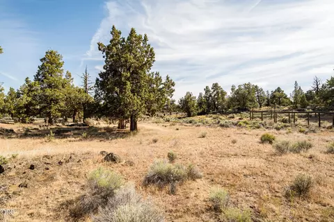 64507 Mcgrath Rd, Bend, OR 97701 photo 48