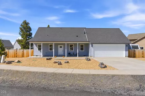 Exterior - 51379 Apache Tears, La Pine, OR 97739 photo 10 of 11