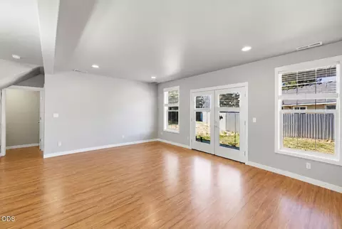 Living - 51379 Apache Tears, La Pine, OR 97739 photo 2 of 2