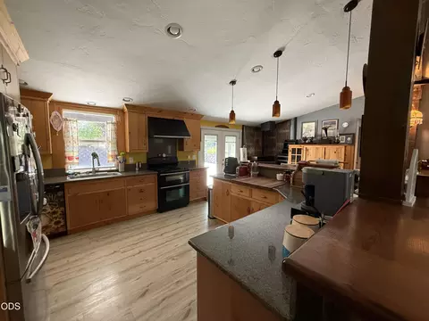 4527 Evans Creek Rd, Rogue River, OR 97537 photo 13