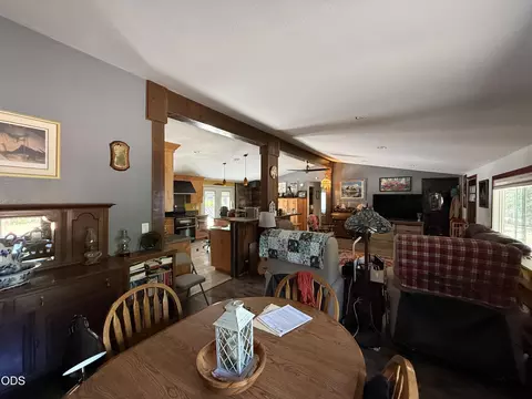 4527 Evans Creek Rd, Rogue River, OR 97537 photo 17