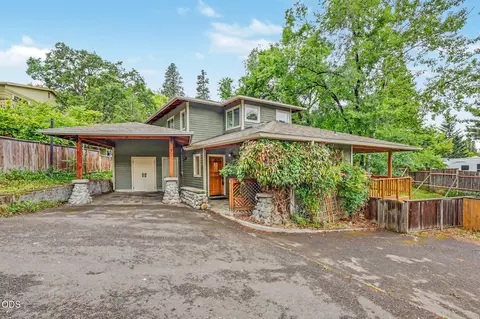 545 Holly St, Ashland, OR 97520