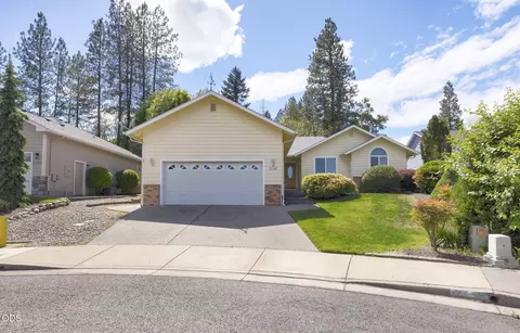2738 SW Trinity Way, Grants Pass, OR 97527