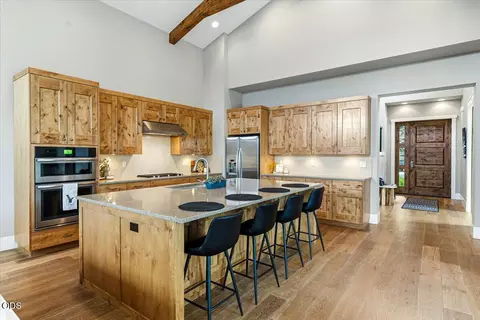Kitchen - 61333 Kindle Rock Loop, Bend, OR 97702 photo 3 of 9