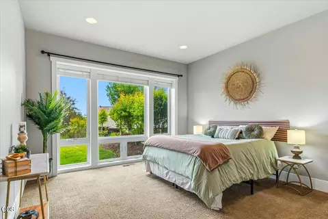 Bedroom - 61333 Kindle Rock Loop, Bend, OR 97702 photo 1 of 4