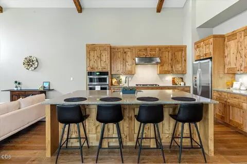 Kitchen - 61333 Kindle Rock Loop, Bend, OR 97702 photo 4 of 9