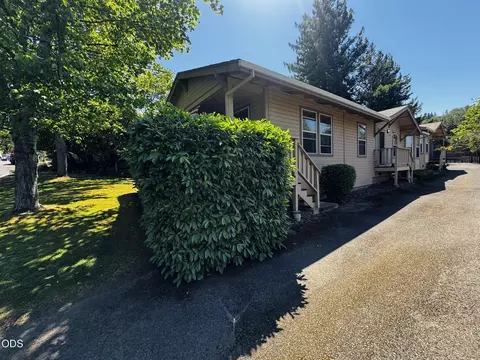 473 Scenic Dr, Ashland, OR 97520