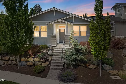 20693 SE Cougar Peak Dr, Bend, OR 97702