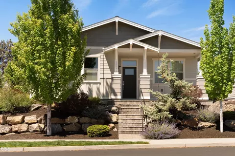 20693 SE Cougar Peak Dr, Bend, OR 97702