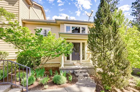 461 Holly St, Ashland, OR 97520