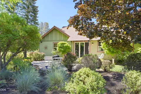 Exterior - 63330 South Rd, Bend, OR 97703 photo 3 of 14