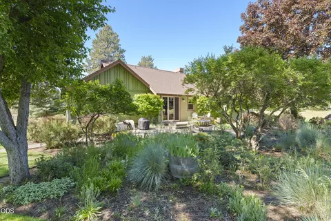 Exterior - 63330 South Rd, Bend, OR 97703 photo 4 of 14