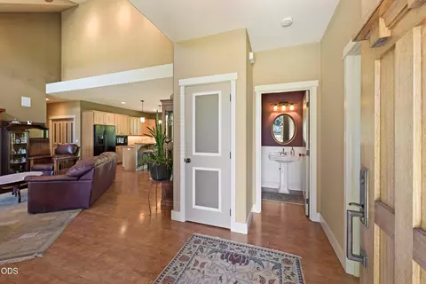 Entry Way - 63330 South Rd, Bend, OR 97703 photo 1 of 2