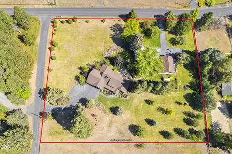 View/Area - 63330 South Rd, Bend, OR 97703 photo 3 of 9