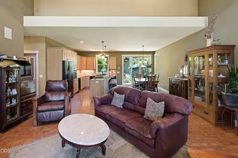Living - 63330 South Rd, Bend, OR 97703 photo 4 of 4