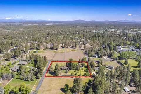 View/Area - 63330 South Rd, Bend, OR 97703 photo 5 of 9
