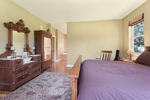 Bedroom - 63330 South Rd, Bend, OR 97703 photo 1 of 3