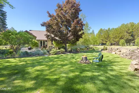 Exterior - 63330 South Rd, Bend, OR 97703 photo 10 of 14