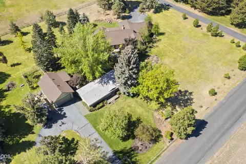 View/Area - 63330 South Rd, Bend, OR 97703 photo 2 of 9