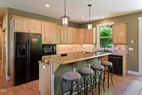 Kitchen - 63330 South Rd, Bend, OR 97703 photo 1 of 4