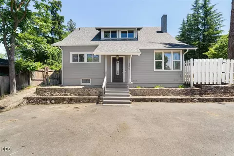 300 Sunrise Ave, Medford, OR 97504