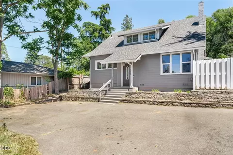300 Sunrise Ave, Medford, OR 97504